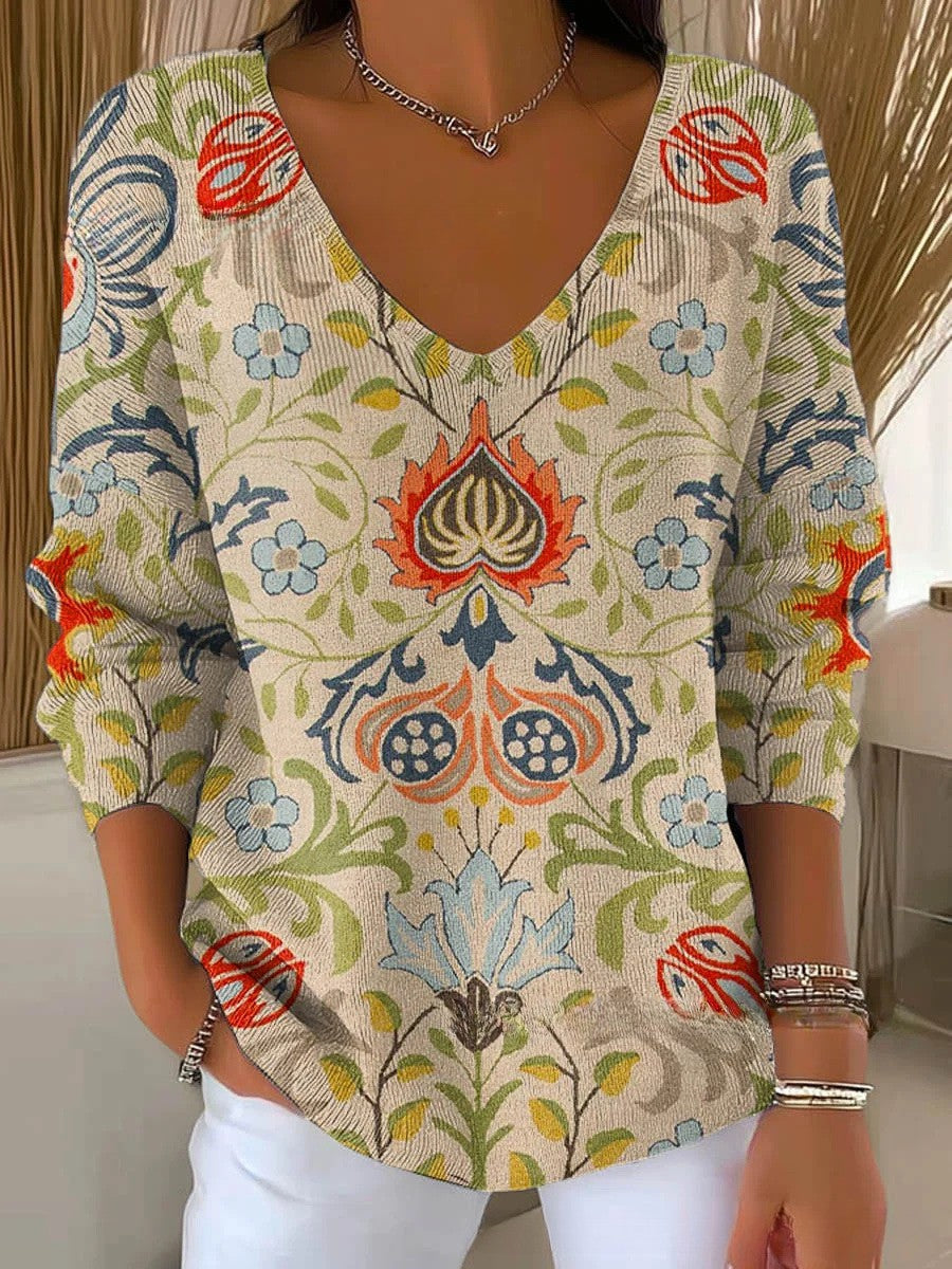 Caitlin | Classic V-Neck Pullover