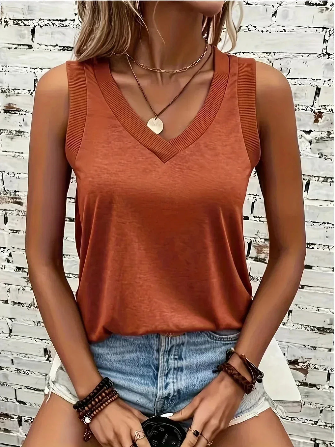 TESSA | V-NECK TOP