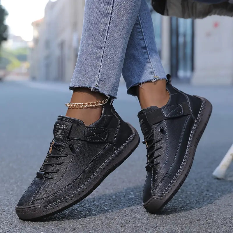 Black / 9